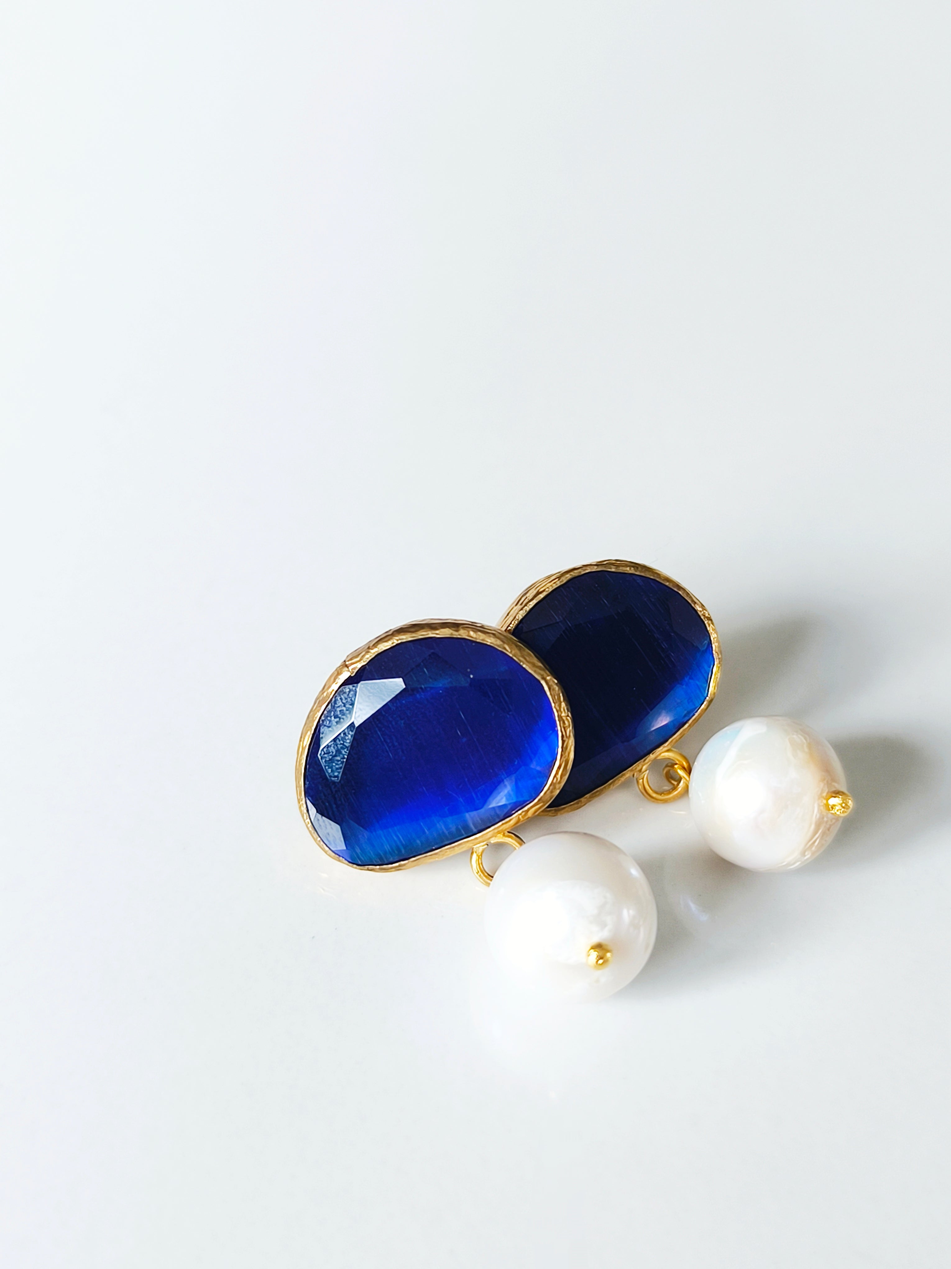 Molten Safir Küpe